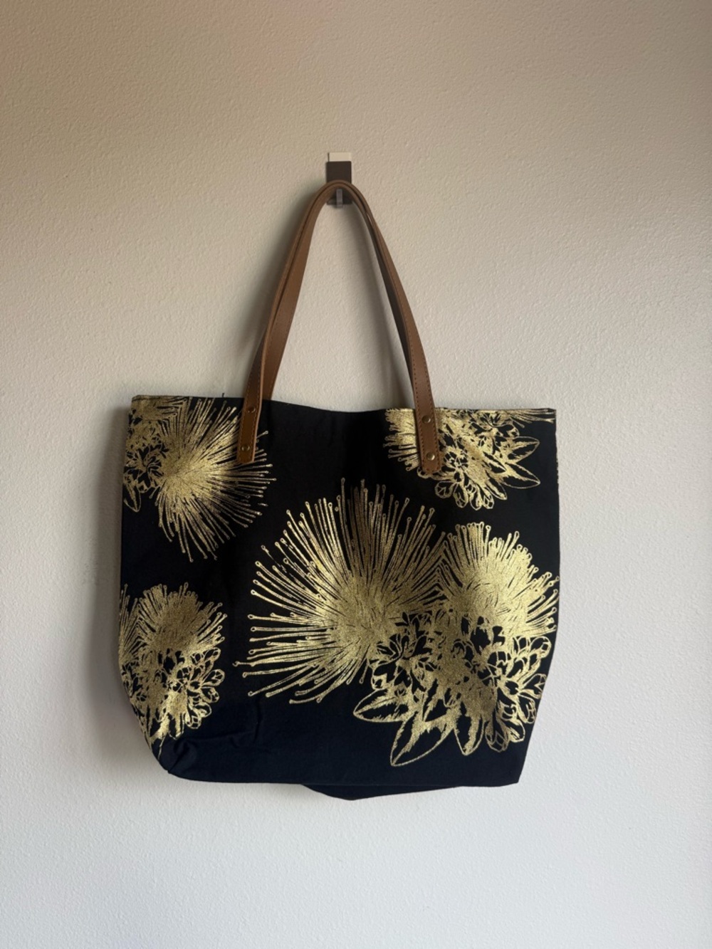 BNWT Kahulalea Tote Bag with Gold Floral Print and Brown Straps - Picture 2 of 7
